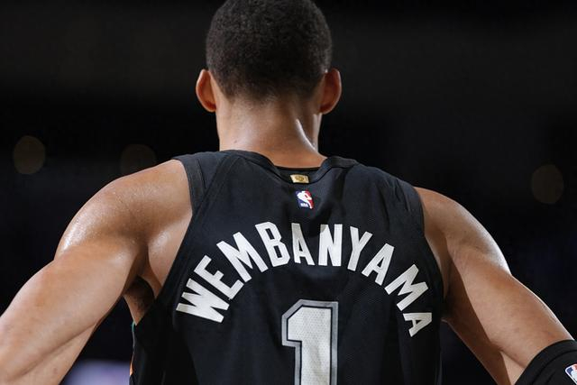 下载开云-文班你太狠了，仅用8分钟，就达成80年NBA独一无二纪录，冲击MVP|公牛|文班亚马|马刺|圣安东尼奥马刺队|NBA常规赛_新浪体育_新浪新闻